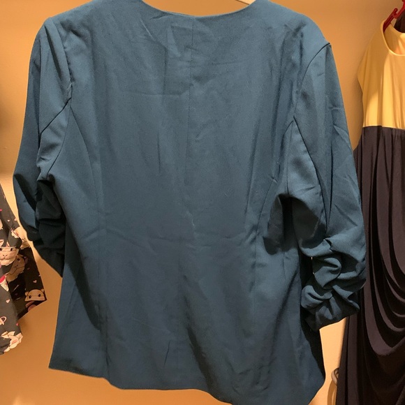 Blue blazer - Picture 3 of 3